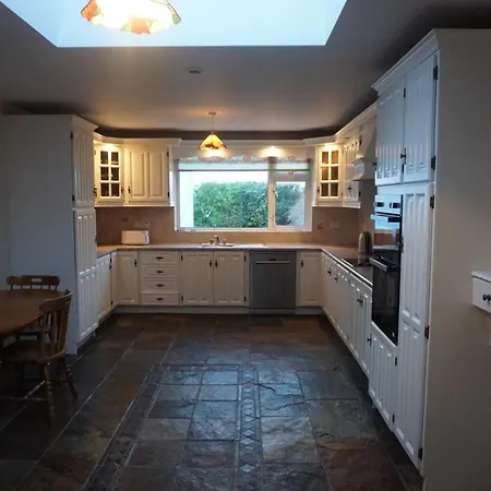 Lough Gill Lodge Bnb Twin Rm 6 - 1 Double And 1 Single Bed Oda ve Kahvaltı