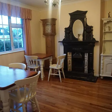 Lough Gill Lodge Bnb Twin Rm 6 - 1 Double And 1 Single Bed Oda ve Kahvaltı *